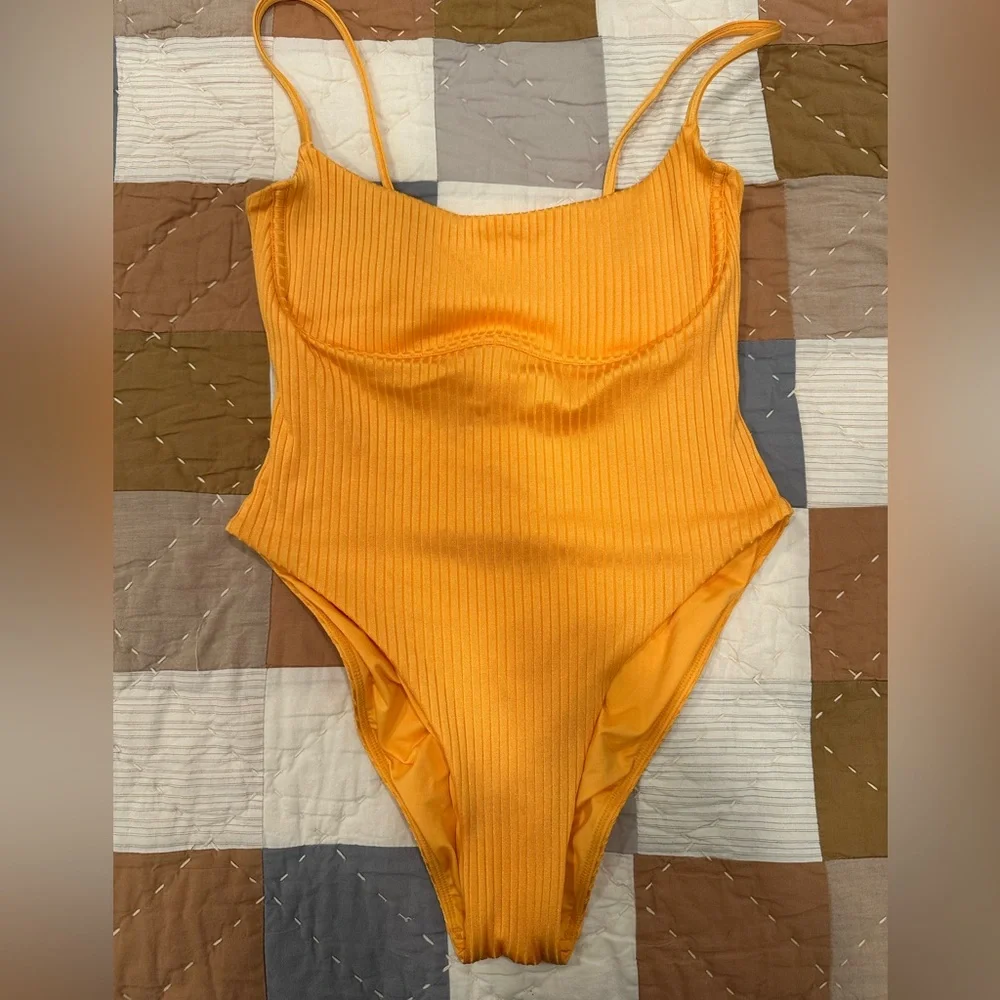 NWOT Monday Swimwear Sausalito One Piece Clementine Wide Rib in Size Medium - Picture 3 of 4